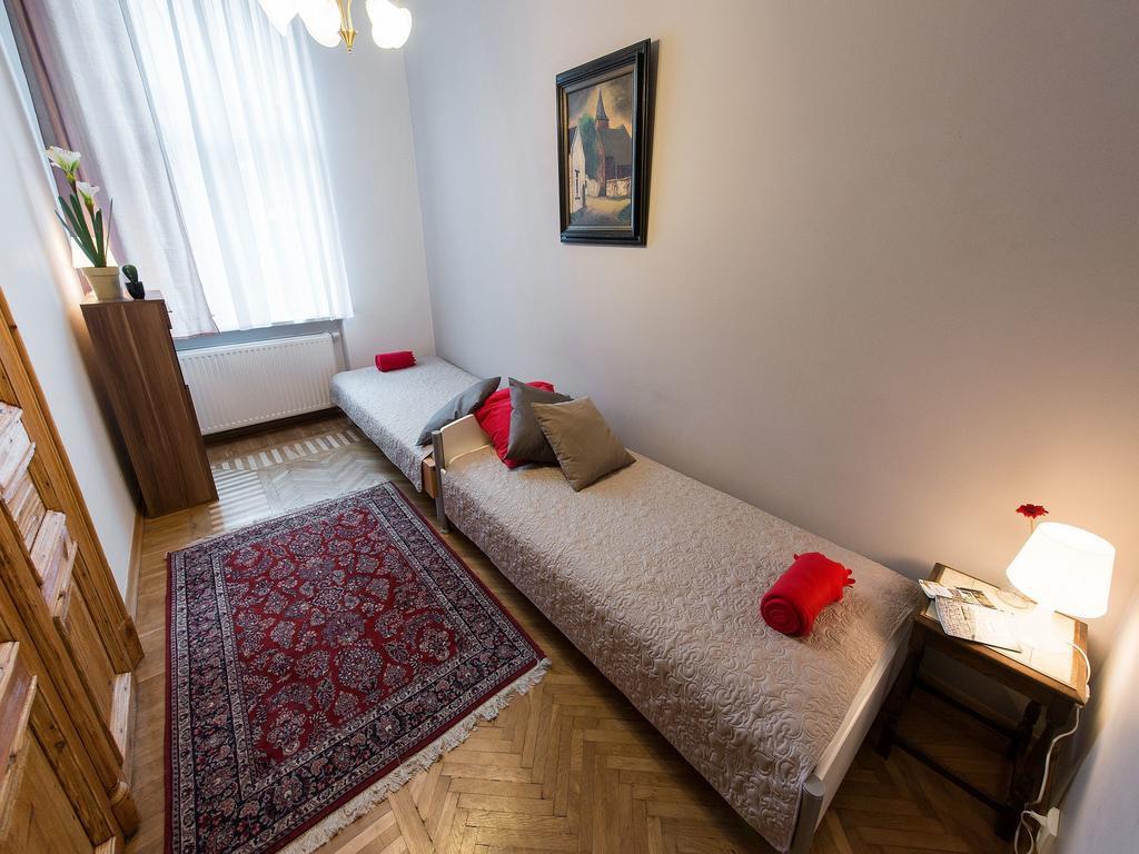 5 Bedroom Family Apartment Krakow Oda fotoğraf