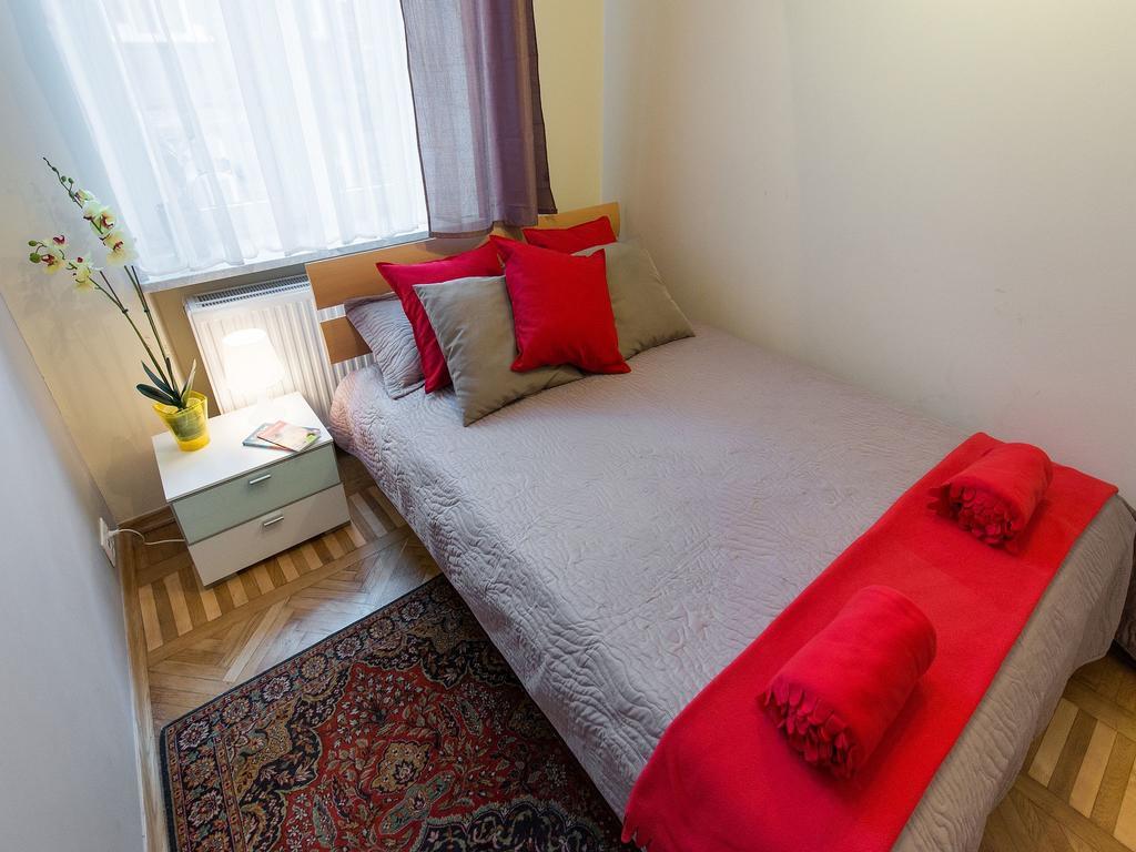 5 Bedroom Family Apartment Krakow Oda fotoğraf